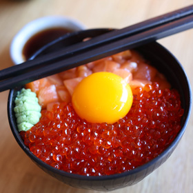 イクラ丼
